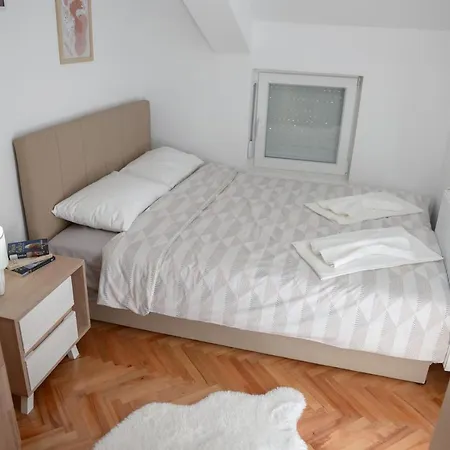 Md Free Parking Apartmán