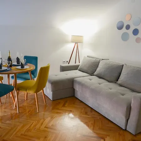Md Free Parking Apartment *