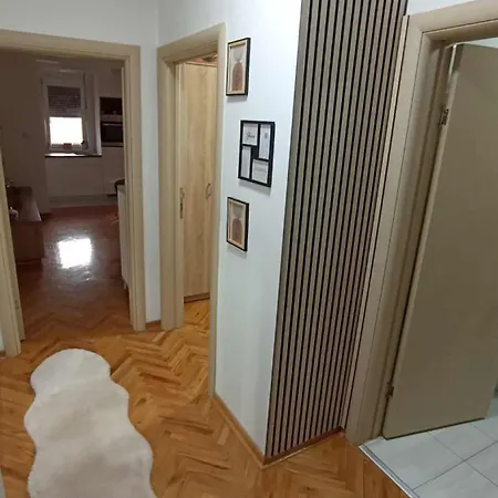 Md Free Parking Apartmán