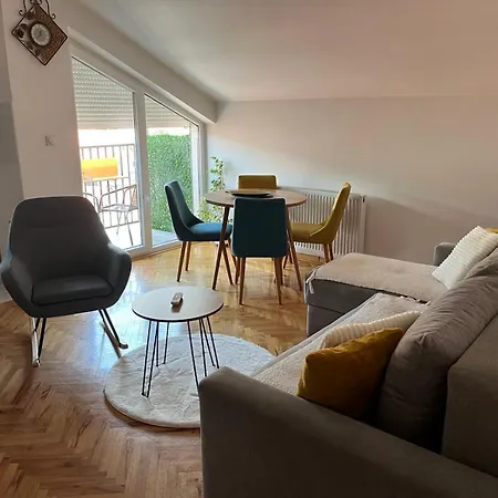 Md Free Parking Apartament