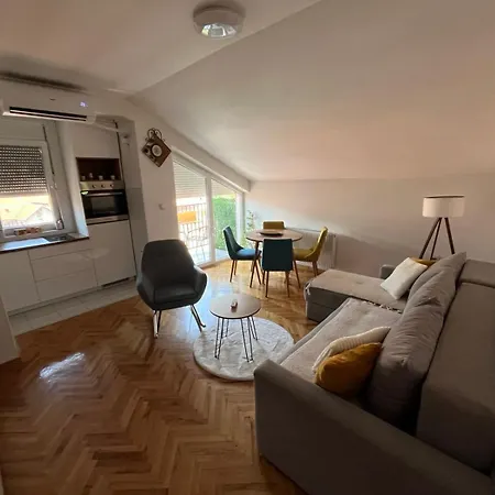 Md Free Parking * Vranje