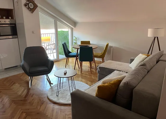 Md Free Parking Apartament